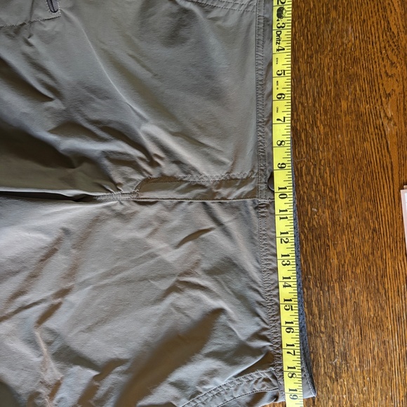 Llbean Comfort Trail shorts - Picture 3 of 7
